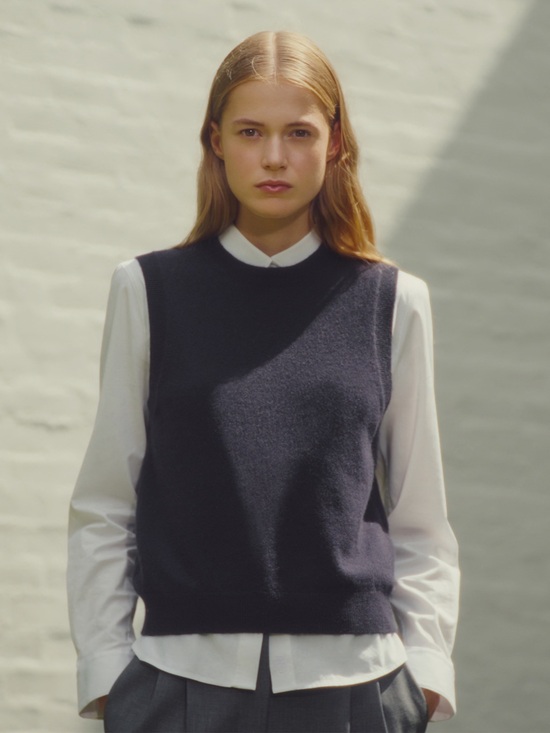 Aritzia Sweaters - Aritzia Bare Cashmere Crew Sweater Vest